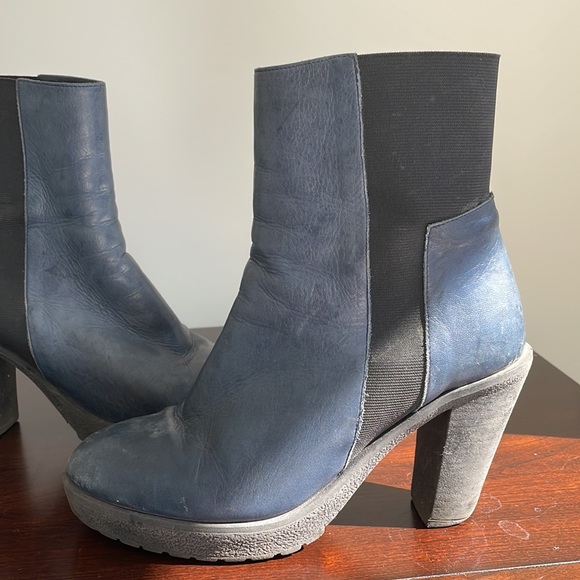 ROBEDER navy Chelsea booties with rubber soles US9/39 - Picture 5 of 9